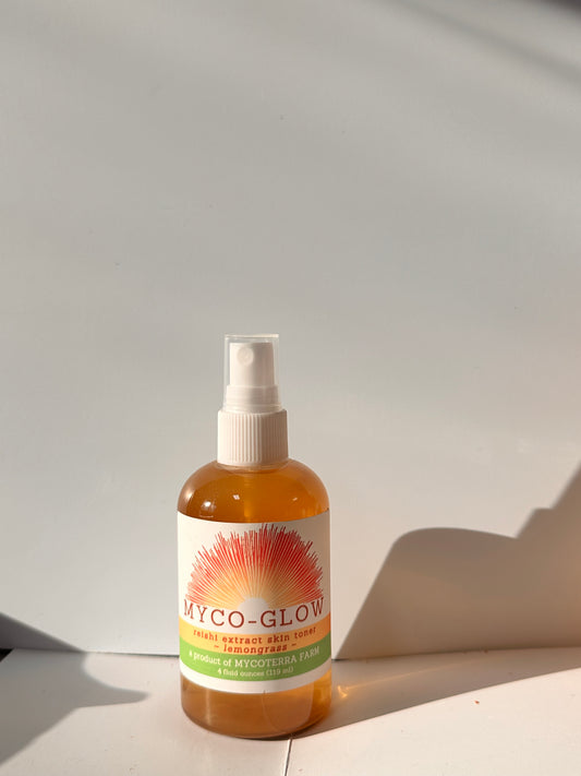 Reishi extract skin toner lemongrass